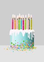 bolo de aniversário colorido com confeitos e onze velas em um fundo cinza. vetor