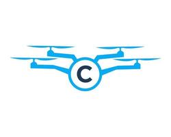 design de logotipo drone no conceito de letra c. modelo de vetor de drone de fotografia