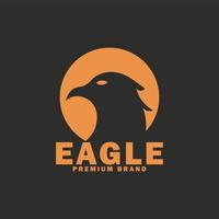 águia falcão logotipo esporte simples design minimalista vetor