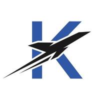 logotipo de viagens tropicais no conceito de letra k. modelo inicial de design de logotipo de viagem vetor