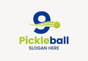 conceito de logotipo de pickleball de letra 9 com símbolo de pickleball em movimento. modelo de vetor de logotipo de bola de picles