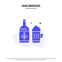 nossos serviços modelo de cartão web de ícone de glifo sólido de copo de garrafa de cerveja de irlanda