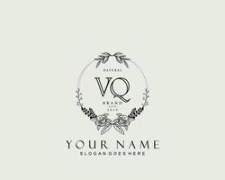 monograma de beleza vq inicial e design de logotipo elegante, logotipo de caligrafia da assinatura inicial, casamento, moda, floral e botânico com modelo criativo. vetor