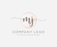logotipo feminino mj inicial. utilizável para logotipos de natureza, salão, spa, cosméticos e beleza. elemento de modelo de design de logotipo de vetor plana.