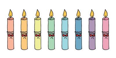 conjunto de velas de aniversário em chamas. ilustração de rabiscos. clipart desenhado à mão para cartão, logotipo, design vetor