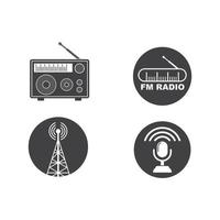 na ilustração vetorial do ícone do logotipo da transmissão de rádio do ar vetor