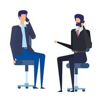 empresários trabalhadores ligando com celulares em cadeiras de escritório vetor