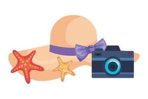 chapéu feminino de verão com câmera fotográfica e estrela do mar vetor