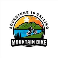 aventura de mountain bike com gráficos vetoriais de montanha vetor