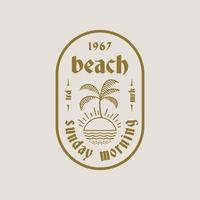 modelo de design de logotipo vetorial praia do nascer do sol com palmeira - verão vintage abstrato e distintivo de férias e conceito de emblema vetor