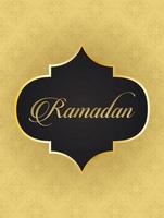 letras ramadan kareem com decoração de moldura dourada vetor