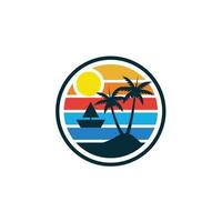 Palma ou coco árvore pôr do sol de praia círculo vintage logotipo Projeto vetor inspiração