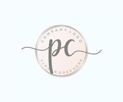 logotipo feminino inicial do pc. utilizável para logotipos de natureza, salão, spa, cosméticos e beleza. elemento de modelo de design de logotipo de vetor plana.