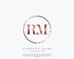 inicial rm feminino logotipo beleza monograma e elegante logotipo projeto, caligrafia logotipo do inicial assinatura, casamento, moda, floral e botânico com criativo modelo vetor
