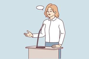 bem sucedido empresária conversa dentro microfone às o negócio conferência ou seminário. confiante fêmea patrão ou líder ter discurso ou apresentação para público. vetor ilustração.
