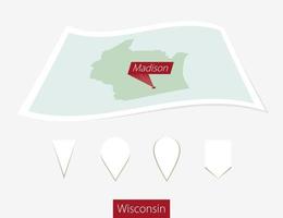 curvado papel mapa do Wisconsin Estado com capital Madison em cinzento fundo. quatro diferente mapa PIN definir. vetor