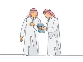 um único desenho de linha de jovens gerentes muçulmanos felizes discutindo os movimentos da bolsa de valores. pano da Arábia Saudita shmag, kandora, lenço na cabeça, thobe, ghutra. ilustração em vetor desenho desenho em linha contínua