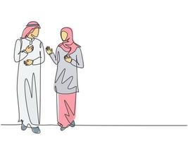 único desenho de linha contínua de jovem casal de negócios muçulmanos discutindo juntos a estratégia de vendas de produtos. pano do Oriente Médio árabe shmagh, thawb, robe, hijab. ilustração em vetor desenho desenho de uma linha