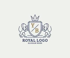 modelo de logotipo de luxo real de leão de letra yb inicial em arte vetorial para restaurante, realeza, boutique, café, hotel, heráldica, joias, moda e outras ilustrações vetoriais. vetor