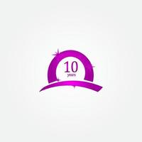 Ilustração de design de modelo vetorial roxo celebração de aniversário de 10 anos vetor