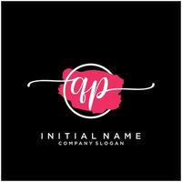 inicial qp feminino logotipo coleções modelo. caligrafia logotipo do inicial assinatura, casamento, moda, joalheria, butique, floral e botânico com criativo modelo para qualquer companhia ou negócios. vetor