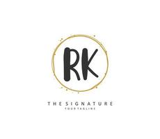 r k rk inicial carta caligrafia e assinatura logotipo. uma conceito caligrafia inicial logotipo com modelo elemento. vetor