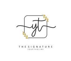 y t yt inicial carta caligrafia e assinatura logotipo. uma conceito caligrafia inicial logotipo com modelo elemento. vetor