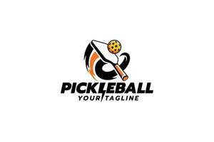 pickleball logotipo com uma combinação do remo, bola e relâmpago Como a ícone. vetor