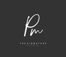 p m PM inicial carta caligrafia e assinatura logotipo. uma conceito caligrafia inicial logotipo com modelo elemento. vetor