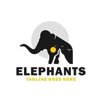 elefante montanha vetor ilustração logotipo