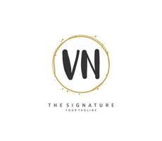 v n vn inicial carta caligrafia e assinatura logotipo. uma conceito caligrafia inicial logotipo com modelo elemento. vetor