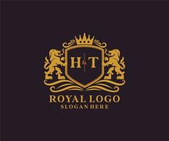 modelo de logotipo de luxo real de leão de letra inicial ht em arte vetorial para restaurante, realeza, boutique, café, hotel, heráldica, joias, moda e outras ilustrações vetoriais. vetor