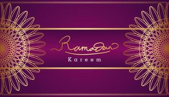 lindo roxo e dourado caligrafia árabe ramadan kareem texto e ornamental pattern design background. ilustração vetorial vetor