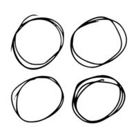 círculos de rabiscos desenhados à mão. conjunto de quatro elementos de design circulares redondos de doodle preto sobre fundo branco. ilustração vetorial vetor