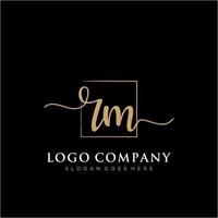 inicial rm feminino logotipo coleções modelo. caligrafia logotipo do inicial assinatura, casamento, moda, joalheria, butique, floral e botânico com criativo modelo para qualquer companhia ou negócios. vetor