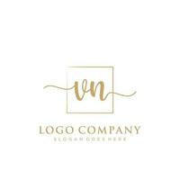 inicial vn feminino logotipo coleções modelo. caligrafia logotipo do inicial assinatura, casamento, moda, joalheria, butique, floral e botânico com criativo modelo para qualquer companhia ou negócios. vetor