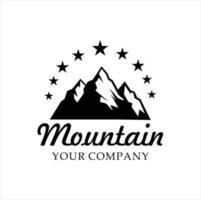 montanhas logotipo emblema vetor ilustração. ao ar livre aventura expedição, montanhas silhueta camisa, impressão carimbo. vintage tipografia