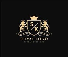 inicial sk carta leão real luxo heráldico, crista logotipo modelo dentro vetor arte para restaurante, realeza, butique, cafeteria, hotel, heráldico, joia, moda e de outros vetor ilustração.