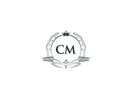 mínimo cm logotipo ícone, criativo feminino coroa cm mc carta logotipo imagem Projeto vetor