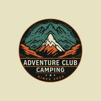 aventura clube retro vintage crachá logotipo Projeto. vetor