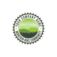 montanha bicicleta comunidade logotipo. vetor