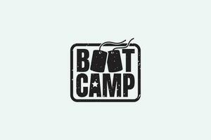 bota acampamento logotipo com uma combinação do gruungo bota acampamento letras e militares colar vetor