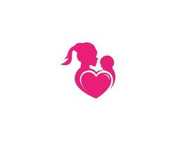 mãe e bebê amor símbolo logotipo. mãe segurando criança bebê coração forma logotipo Projeto vetor ilustração.
