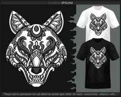 monocromático cor kitsune cabeça mandala artes isolado em Preto e branco t camisa. vetor