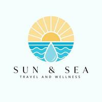 Sol e mar vetor logotipo Projeto. pôr do sol ou nascer do sol e oceano logotipo. tropical viagem logotipo modelo.