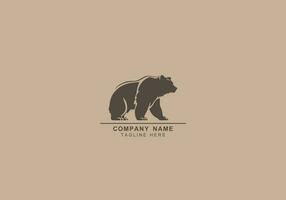 Urso logotipo ícone . vetor ilustração. conceito para camisa ou logotipo, imprimir, carimbo ou tee. vintage tipografia Projeto com acampamento barraca, Urso com lanterna, fogueira e floresta silhueta.