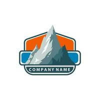 logotipo para acampamento montanha aventura, emblemas, e Distintivos vetor