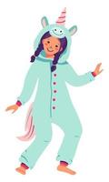 garota com fantasia de carnaval de unicórnio. festa do pijama de crianças. criança vestindo macacão ou kigurumi isolado no fundo branco vetor