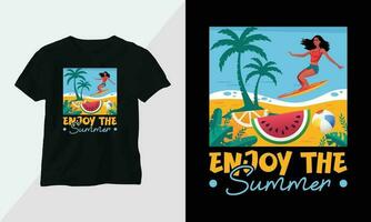 verão surfar camiseta Projeto conceito. todos desenhos estão colorida e criada usando prancha de surfe, praia, verão, mar, etc vetor