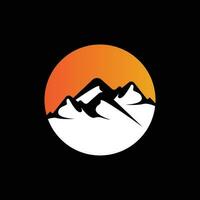 montanha logotipo, natureza panorama Visão projeto, alpinistas e aventura, modelo ilustração vetor